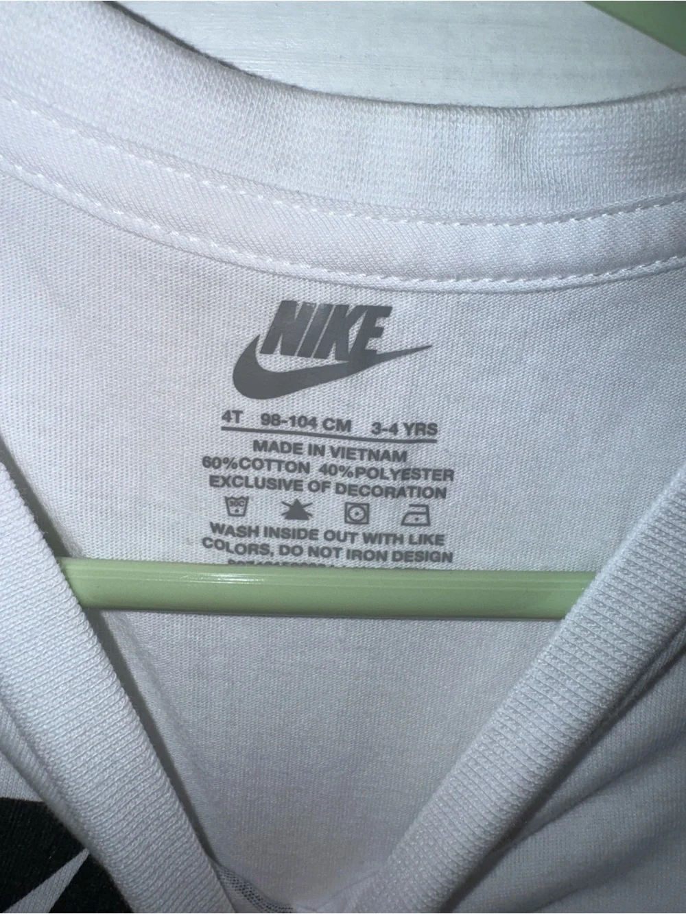 Nike Boys 4T White Black Gray Swoosh Logo Graphic T-Shirt
